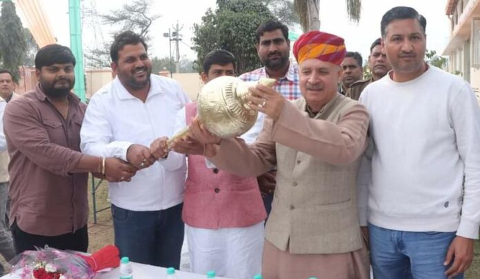 समाजसेवी पुसू यादव कवाली ने राव इंद्रजीत सिंह का गर्मजोशी से स्वागत