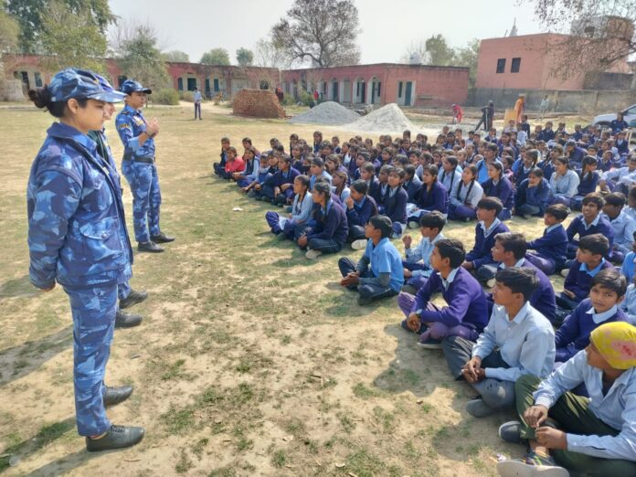 Durga Shakti and ERV Central organized a school in the government school of Bhupani