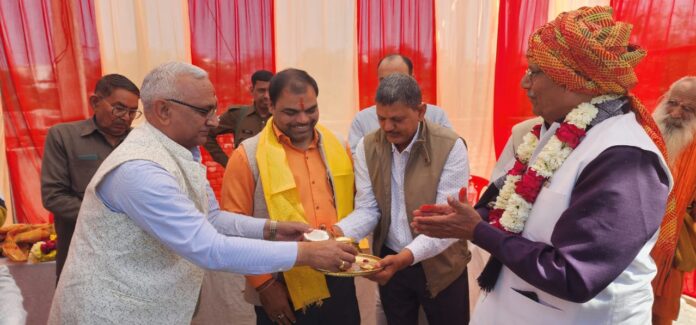 Mayor Vinod Aggarwal inaugurated interlocking road construction work