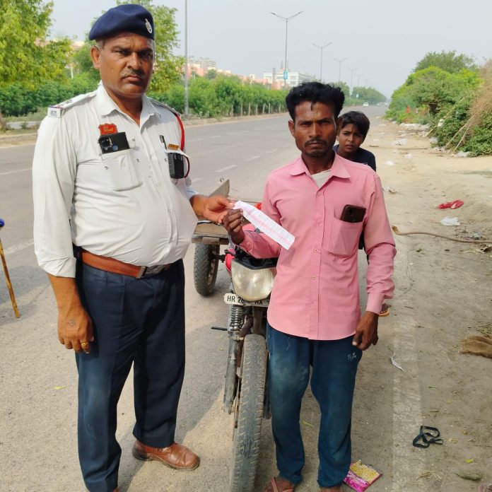 ट्रैफिक पुलिस की कार्रवाई : 4.42 लाख चालान, 4.89 करोड़ जुर्माना वसूला