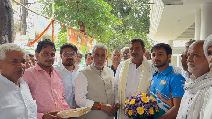 फरीदाबाद के युवा शूटर कपिल बैंसला को केंद्रीय सहकारिता राज्य मंत्री ने किया सम्मानित